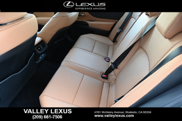 Certified 2025 Lexus ES 300h w/ Premium Package FWD image 16