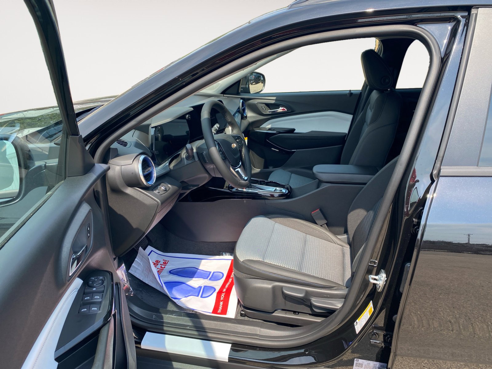 New 2025 Chevrolet Trax LT w/ Driver Confidence Package image 9