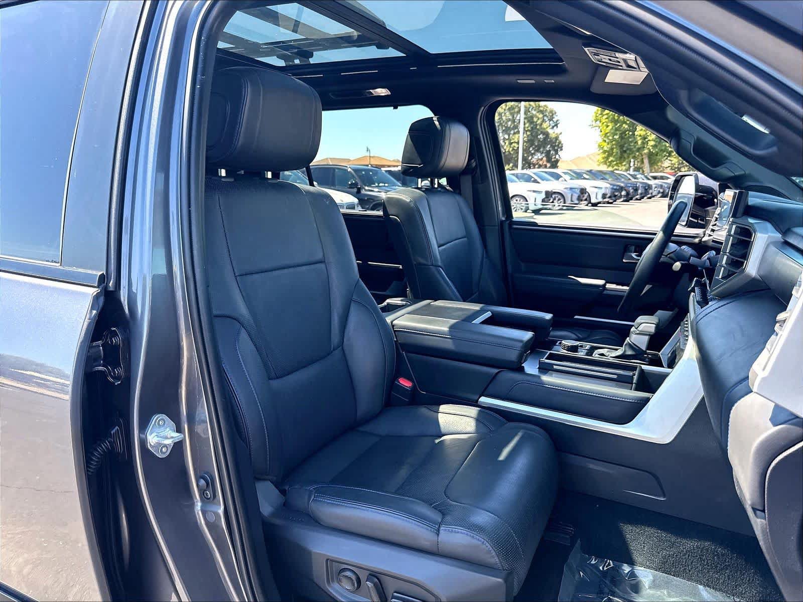 Used 2024 Toyota Sequoia Platinum AWD/4WD image 33