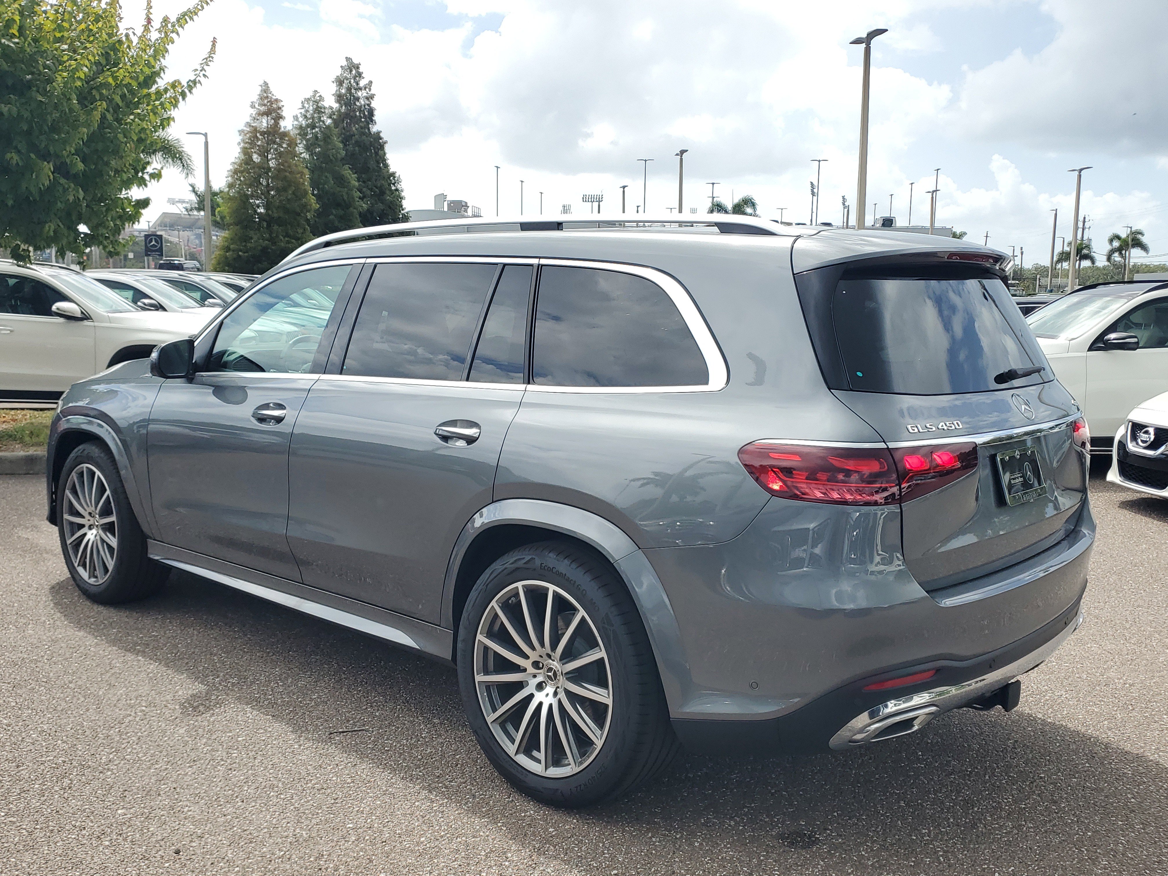 Certified 2025 Mercedes-Benz GLS 450 4MATIC image 3