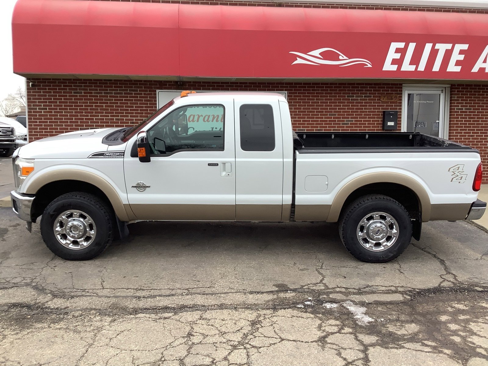 Used 2014 Ford F250 Lariat w/ Lariat Chrome Package image 2
