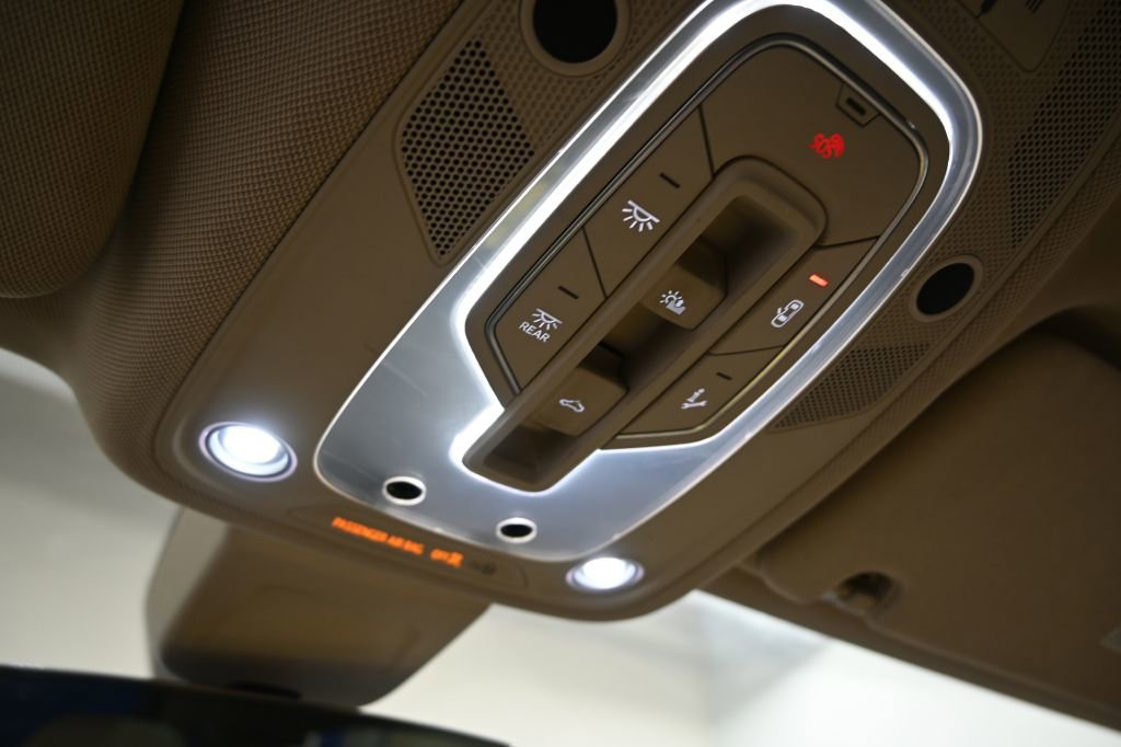 Used 2018 Audi Q7 3.0T Premium image 32