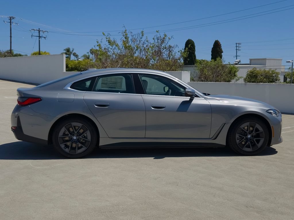 New 2026 BMW i4 eDrive40 w/ Parking Assistance Package RWD image 4