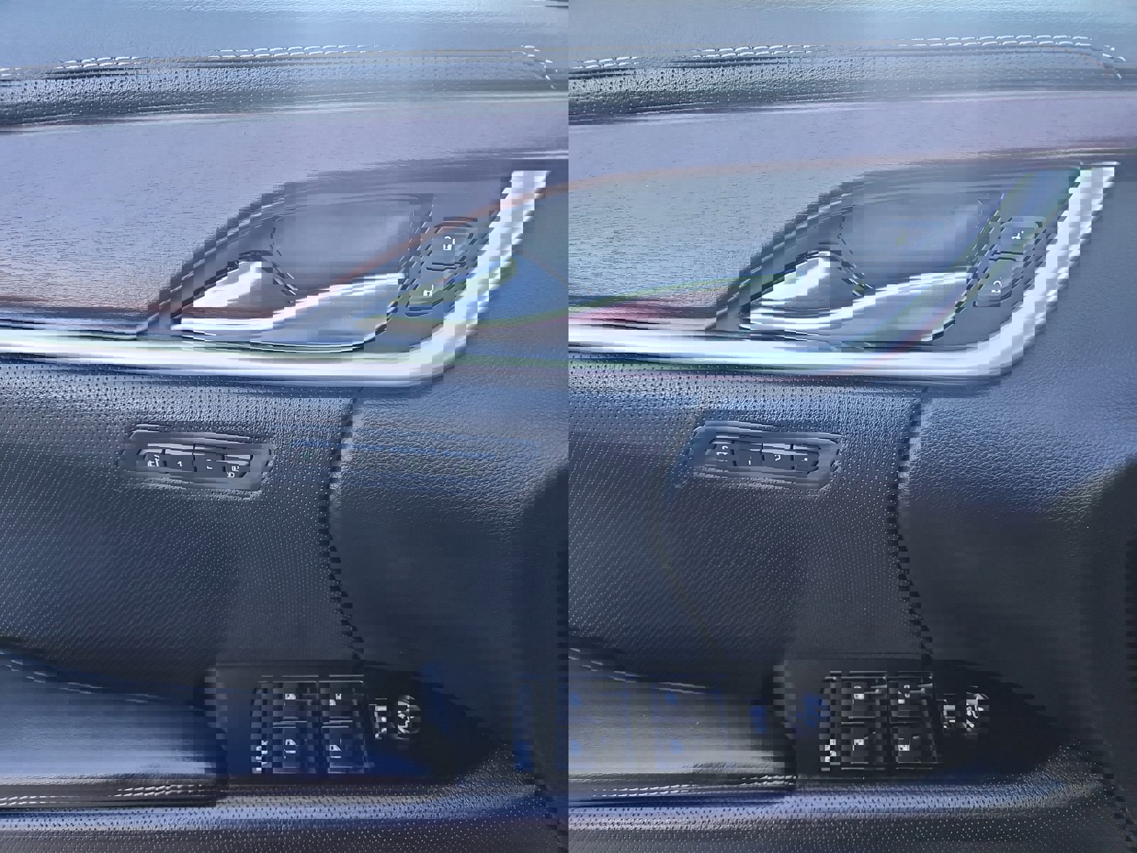 Used 2019 Cadillac XTS Premium Luxury FWD image 16