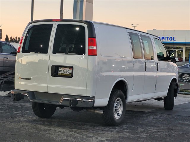 Used 2022 Chevrolet Express 2500 w/ Driver Convenience Package image 4