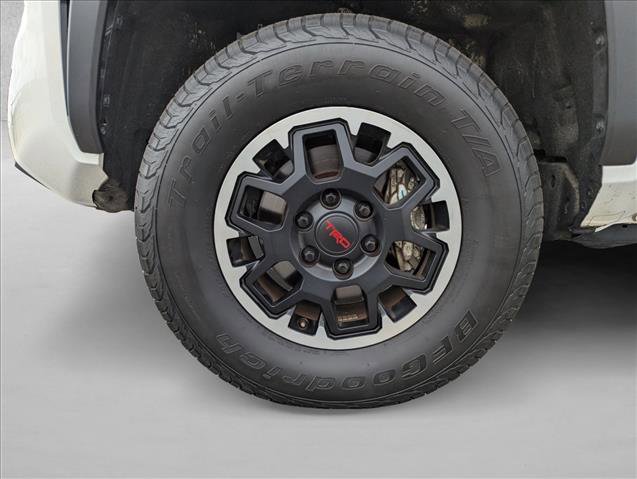 Used 2024 Toyota Tacoma TRD Off-Road image 9