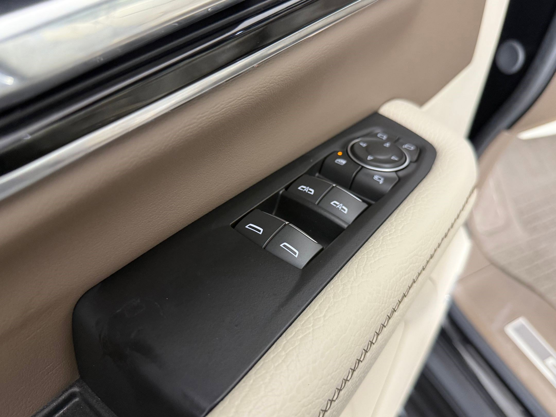 Used 2025 GMC Yukon Denali w/ LPO, Floor Liner Package image 13