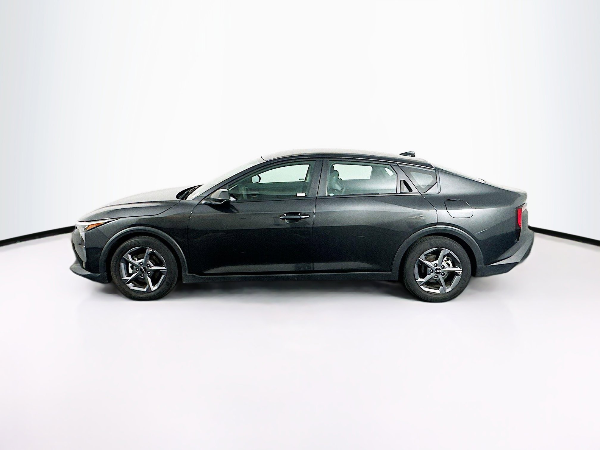 Used 2025 Kia K4 LXS image 4