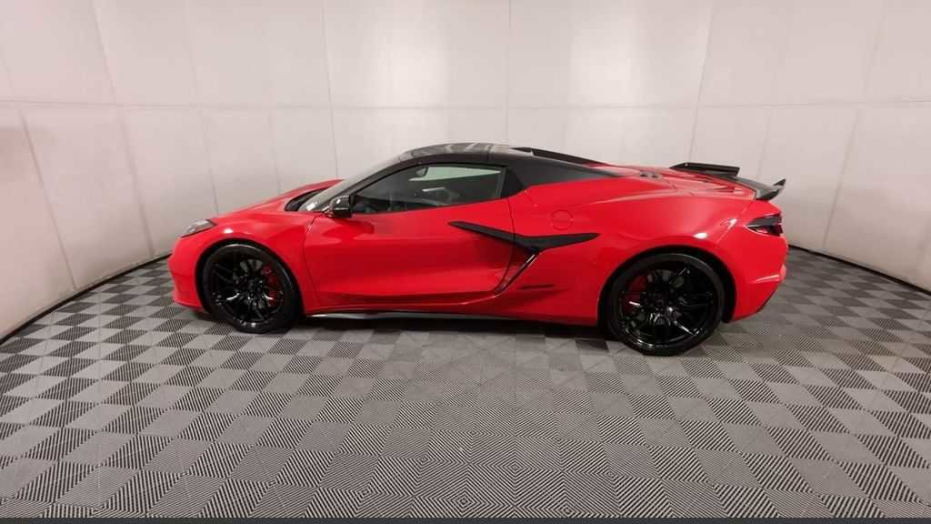 New 2025 Chevrolet Corvette Z06 image 9