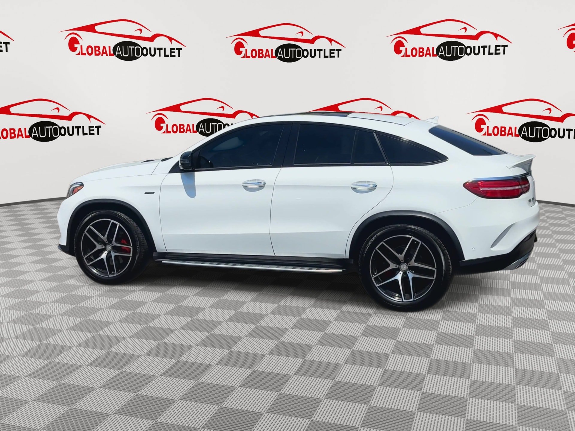 Used 2016 Mercedes-Benz GLE 450 4MATIC Coupe w/ Premium Package image 5