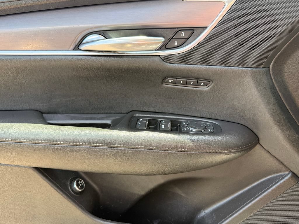 Used 2019 Cadillac XT5 Luxury FWD image 23
