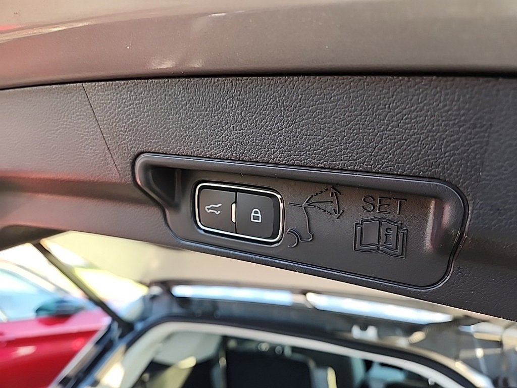 New 2025 Ford Explorer Active w/ Active Comfort Package image 23