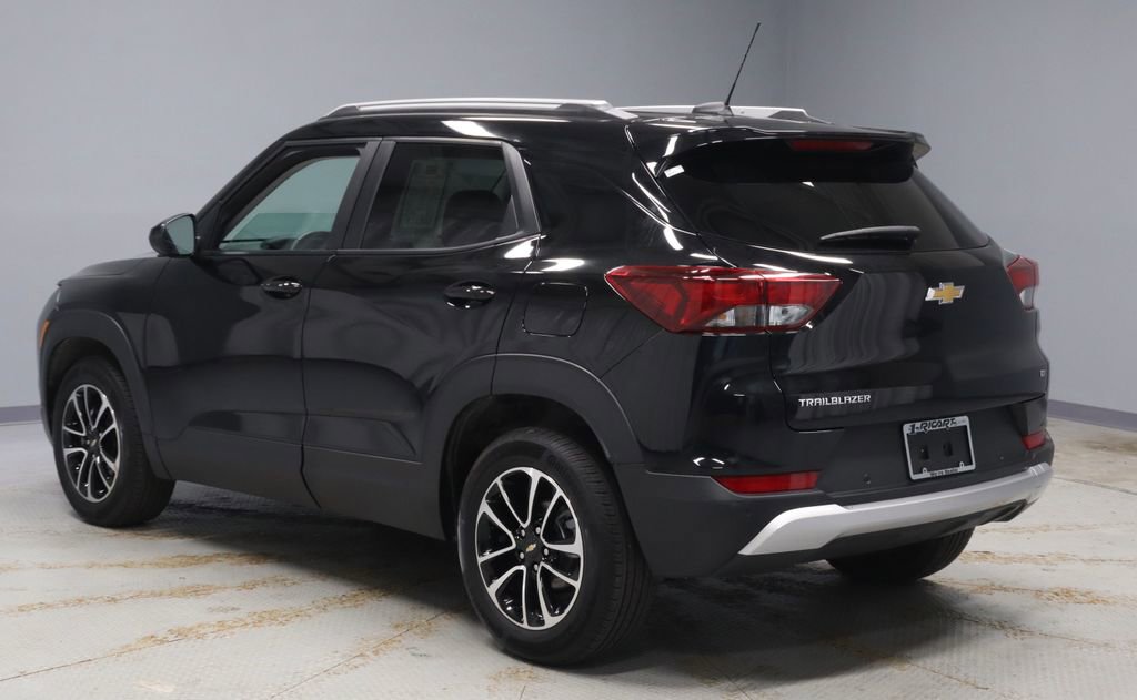 Used 2025 Chevrolet TrailBlazer LT w/ LT Cold Weather Package image 8