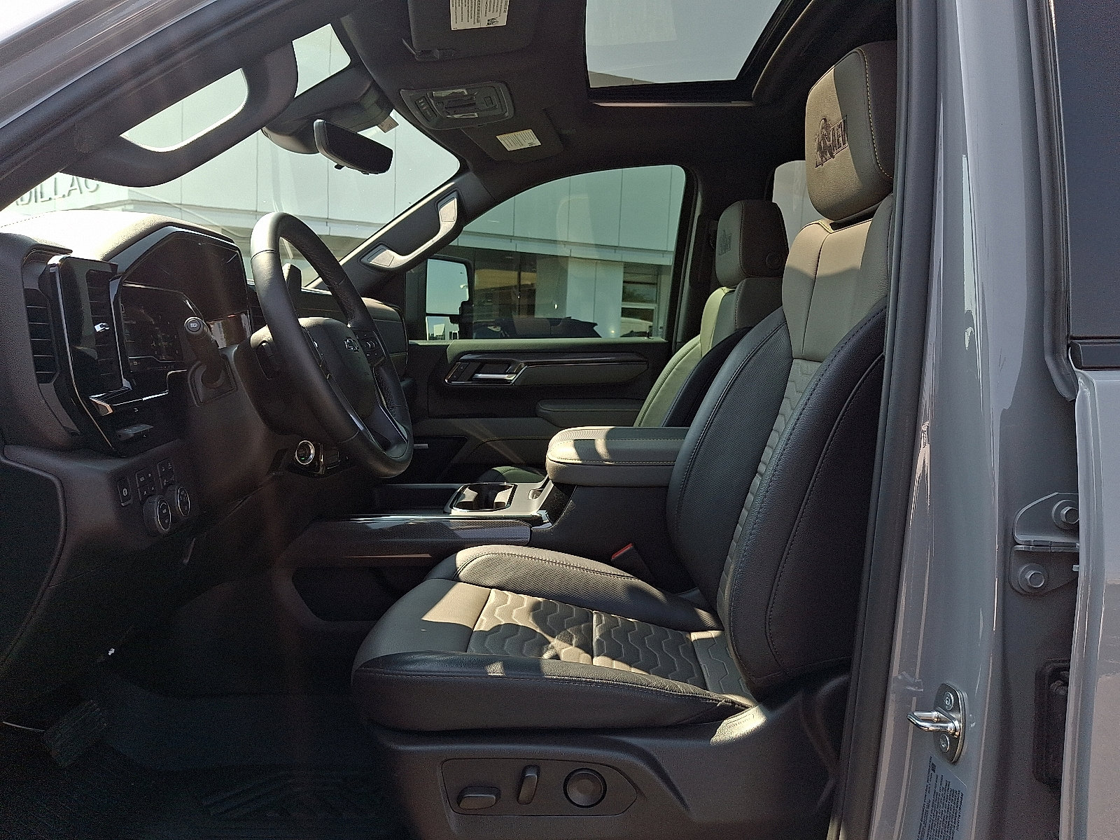 Used 2024 Chevrolet Silverado 2500 ZR2 w/ ZR2 Bison Edition image 13