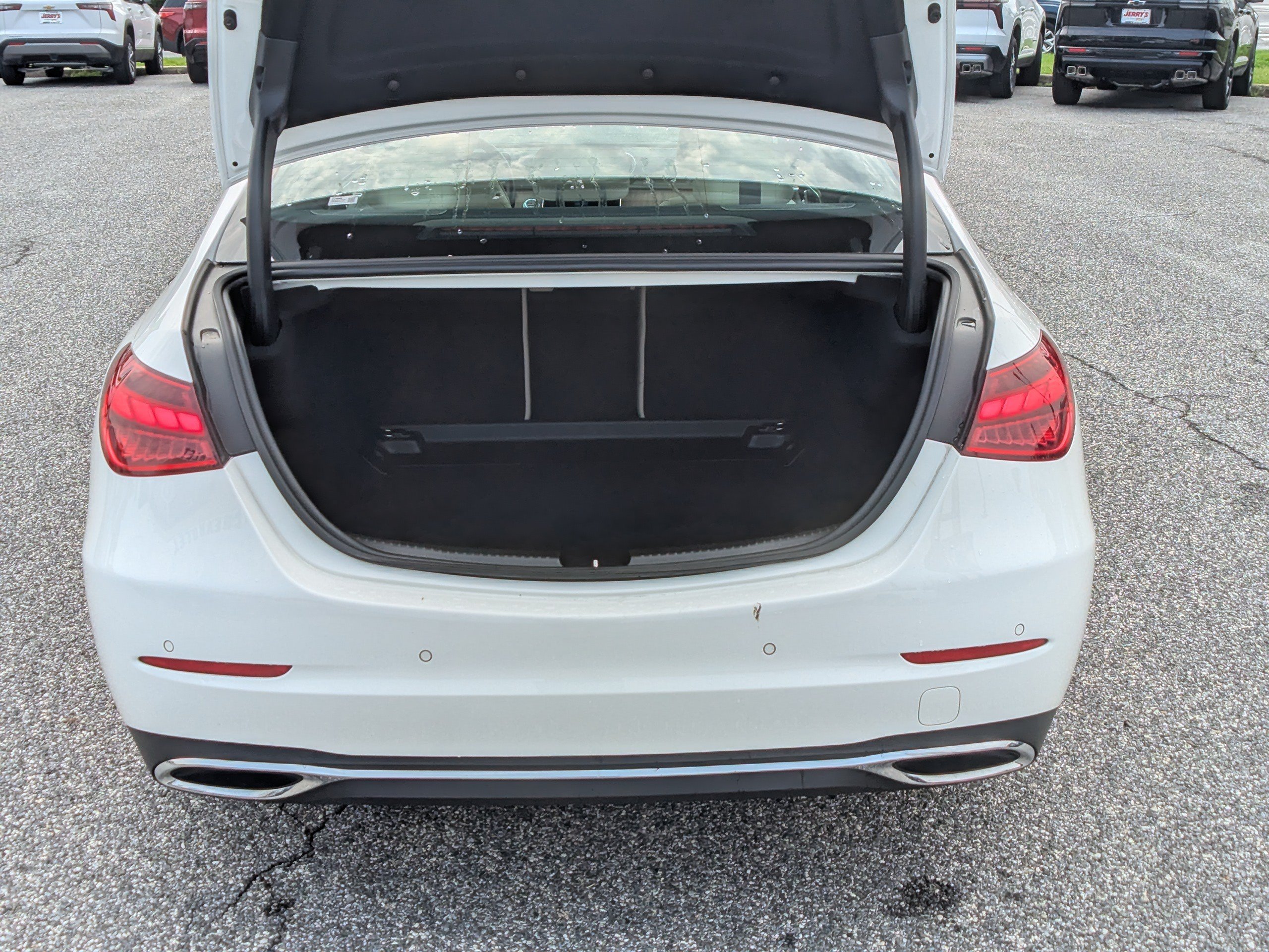 Used 2023 Mercedes-Benz C 300 4MATIC Sedan w/ Exclusive Trim Package image 8
