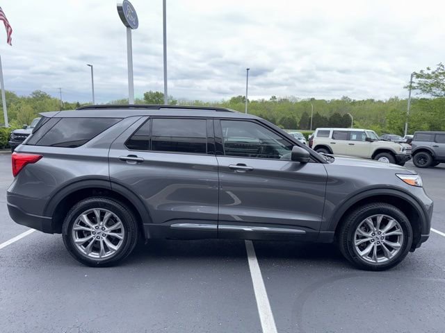 Used 2021 Ford Explorer XLT w/ Equipment Group 202A AWD/4WD image 8