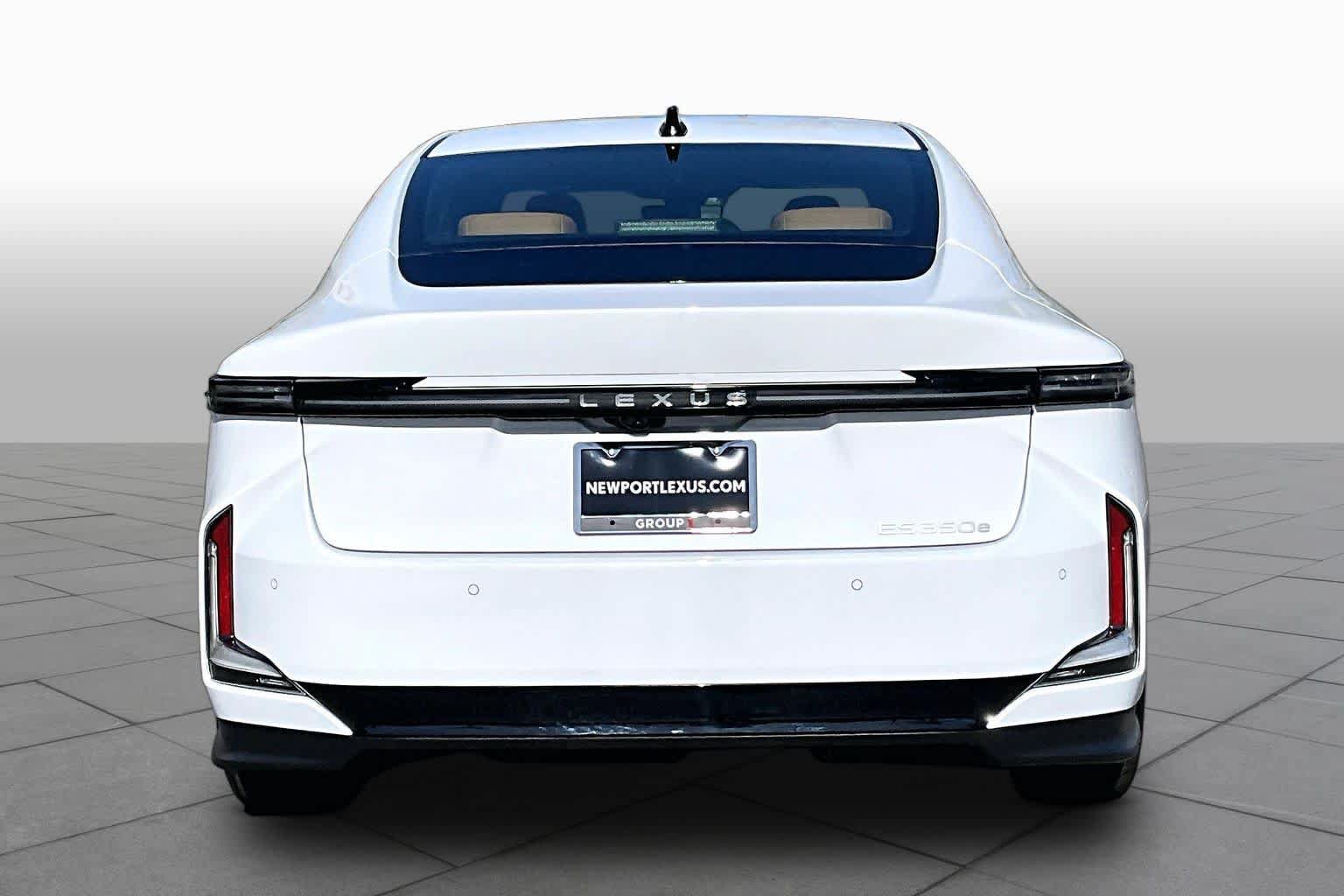 New 2026 Lexus ES 350e w/ Convenience Package FWD image 4
