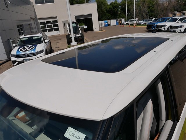 New 2025 Volkswagen ID. Buzz 1st Edition image 6