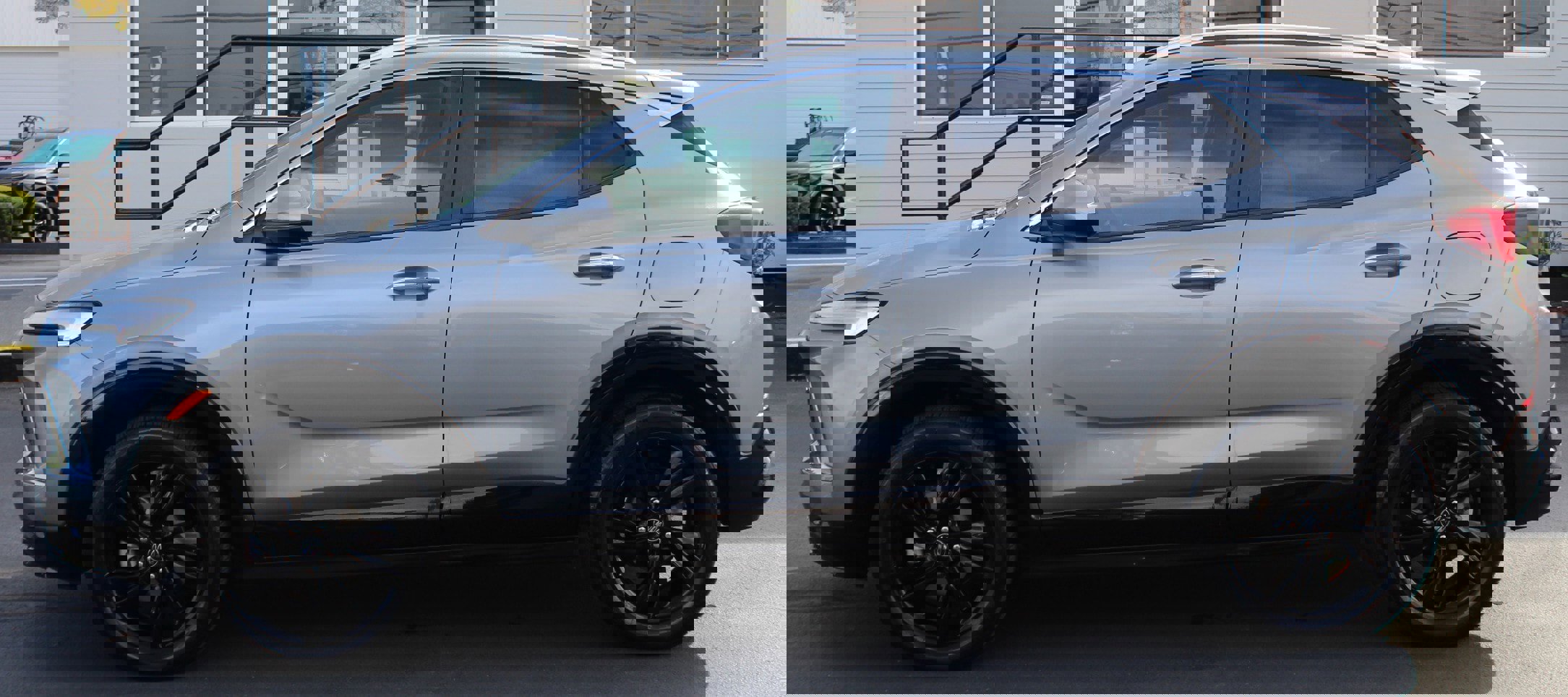 Used 2024 Buick Encore GX Sport Touring image 3