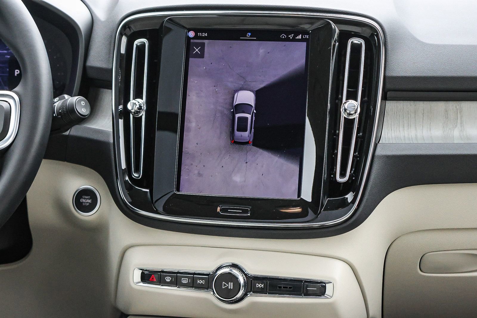 Used 2026 Volvo XC40 B5 Plus w/ Protection Package Premier image 25