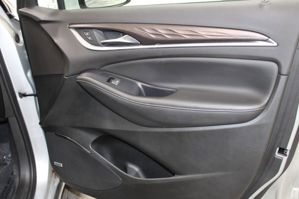 Used 2022 Buick Enclave Avenir w/ Avenir Technology Package image 23