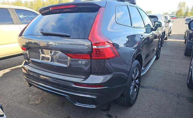 Used 2024 Volvo XC60 B5 Core AWD/4WD image 4