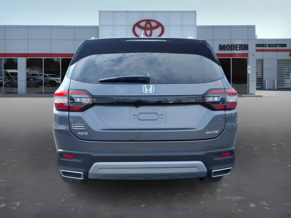 Used 2025 Honda Pilot Elite image 4