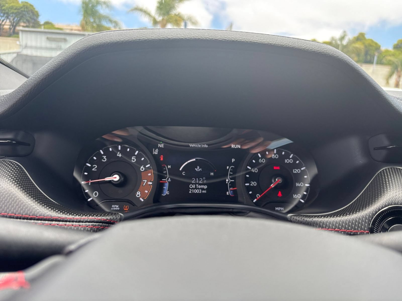 Used 2025 Jeep Compass Trailhawk AWD/4WD image 39