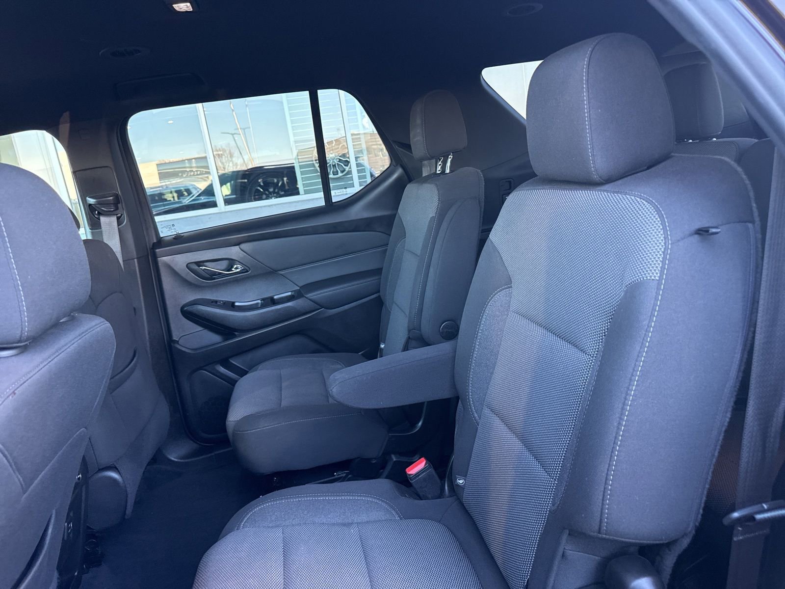 Used 2023 Chevrolet Traverse LT w/ Rear Camera Mirror Package image 17