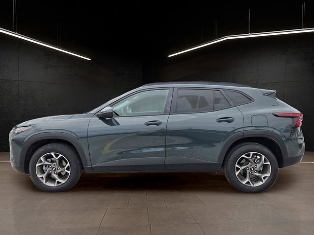Used 2025 Chevrolet Trax LT FWD image 4