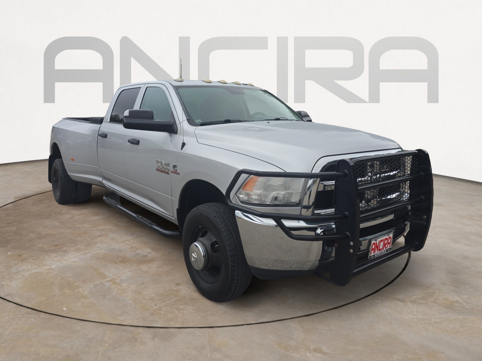Used 2017 RAM 3500 Tradesman w/ Chrome Appearance Group image 4