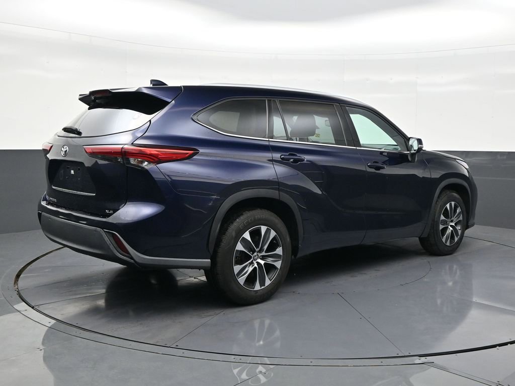 Used 2020 Toyota Highlander XLE image 5