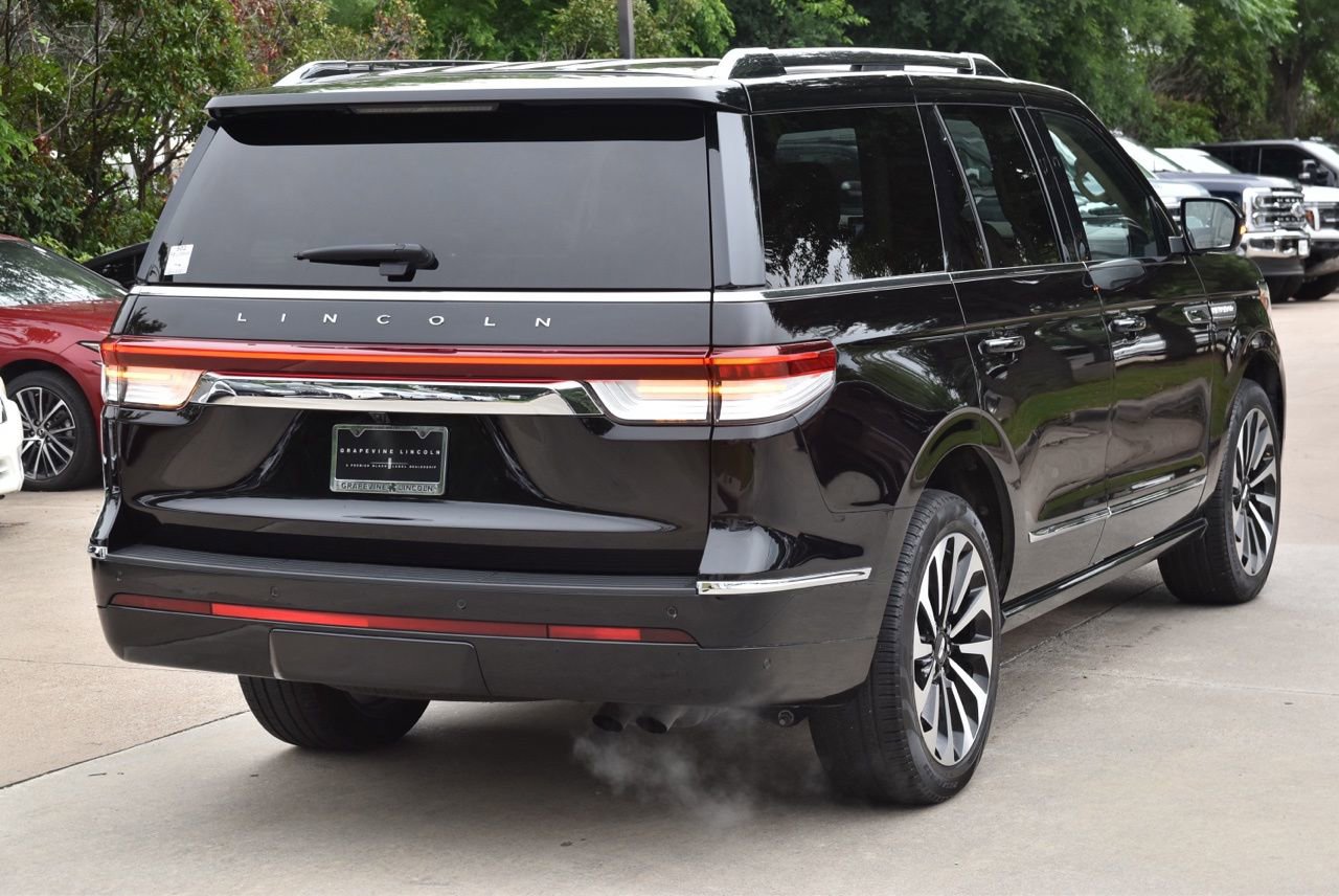 Certified 2023 Lincoln Navigator Reserve AWD/4WD image 8