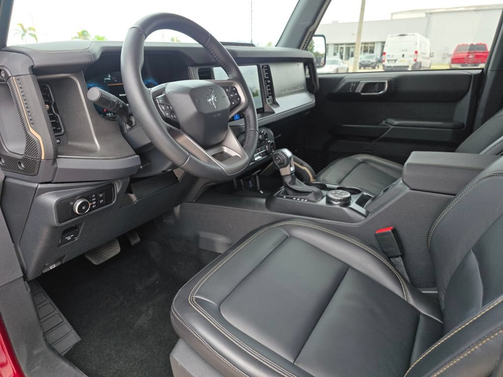 Used 2025 Ford Bronco Badlands w/ Sasquatch Package AWD/4WD image 28