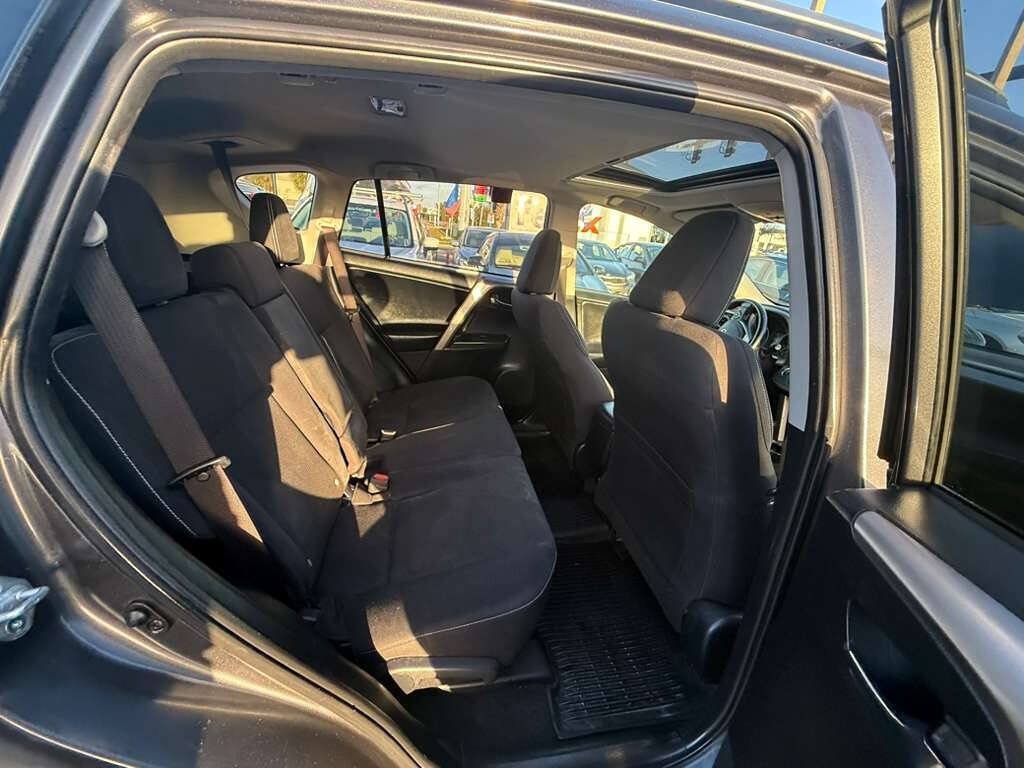 Used 2017 Toyota RAV4 XLE FWD image 8
