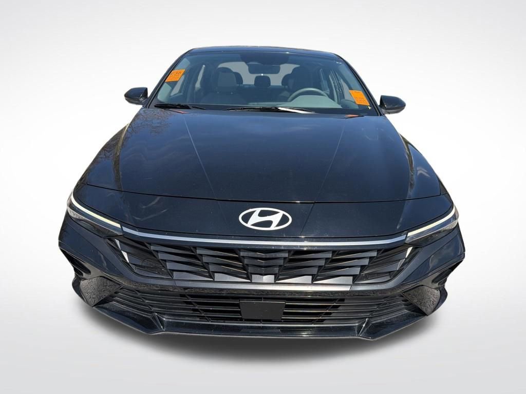 Used 2025 Hyundai Elantra SEL image 16