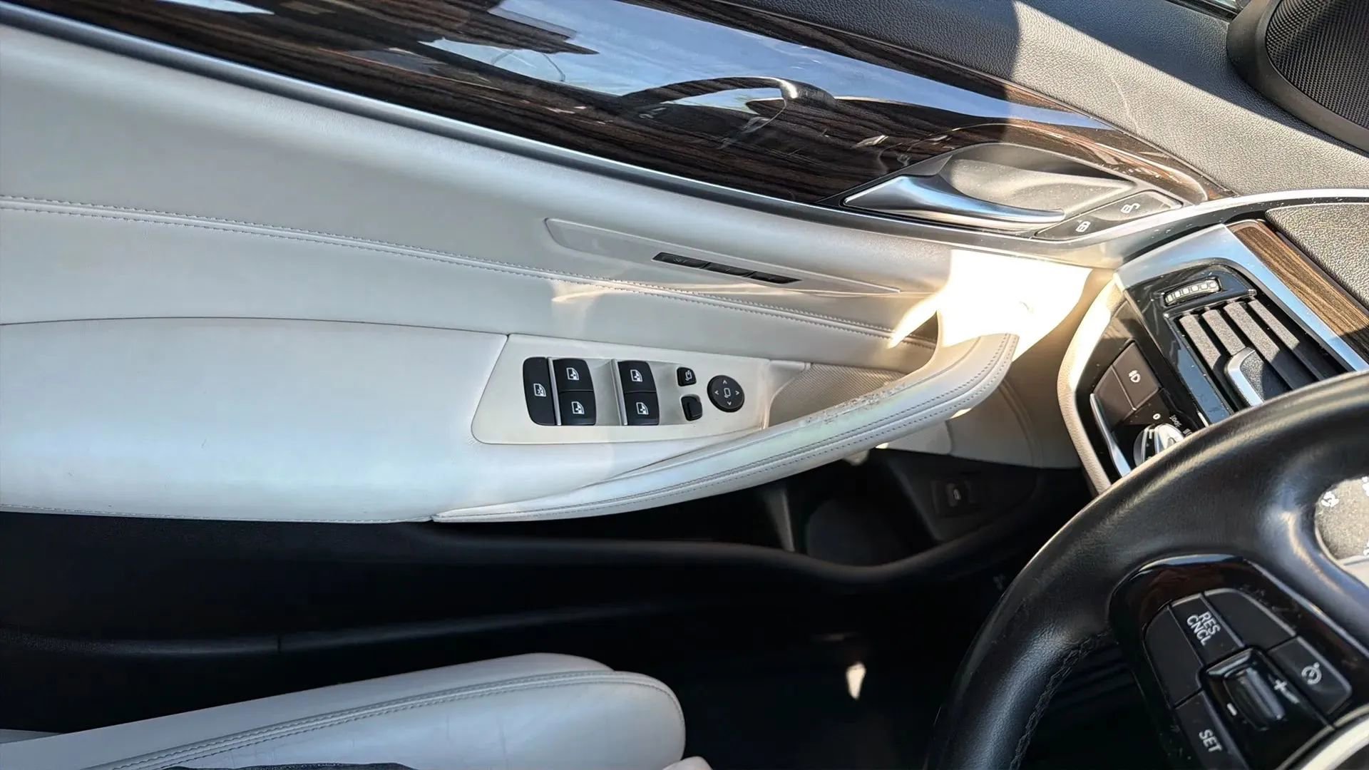 Used 2018 BMW 530i xDrive w/ Premium Package AWD/4WD image 21