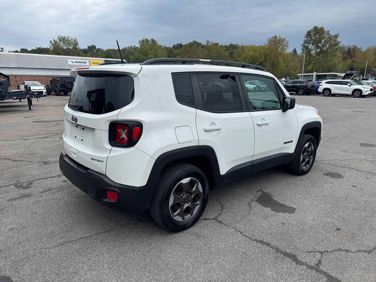 Used 2018 Jeep Renegade Sport w/ Power & Air Group AWD/4WD image 4