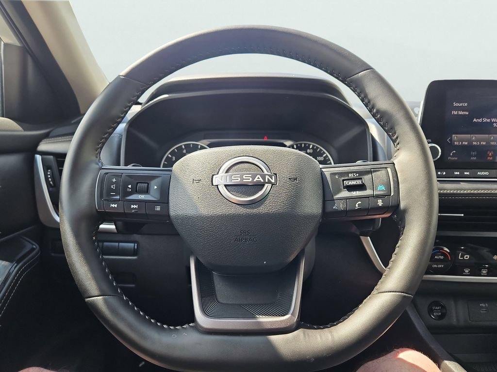 Used 2025 Nissan Rogue SV AWD/4WD image 28