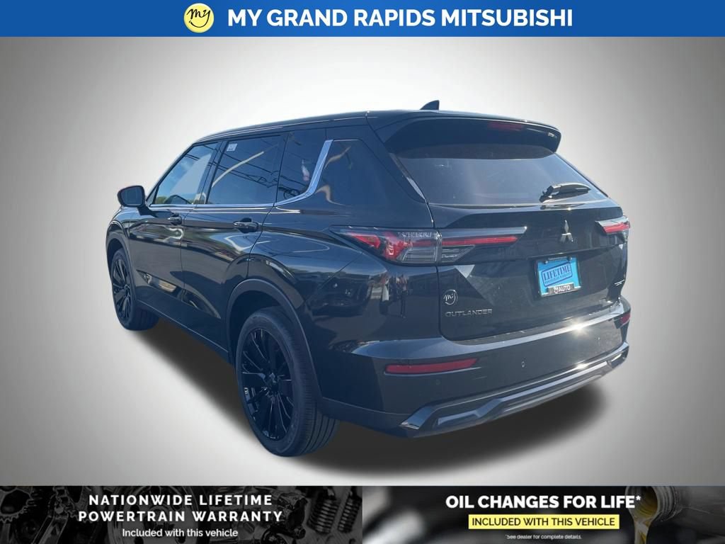 New 2026 Mitsubishi Outlander LE AWD/4WD image 3