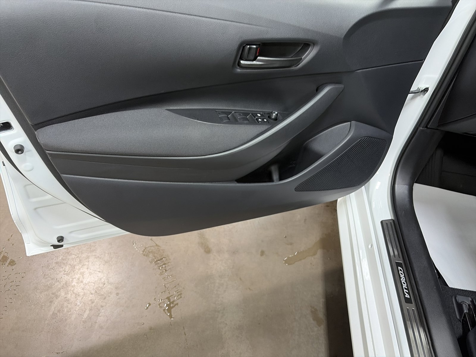 New 2026 Toyota Corolla LE w/ LE Premium Package FWD image 11