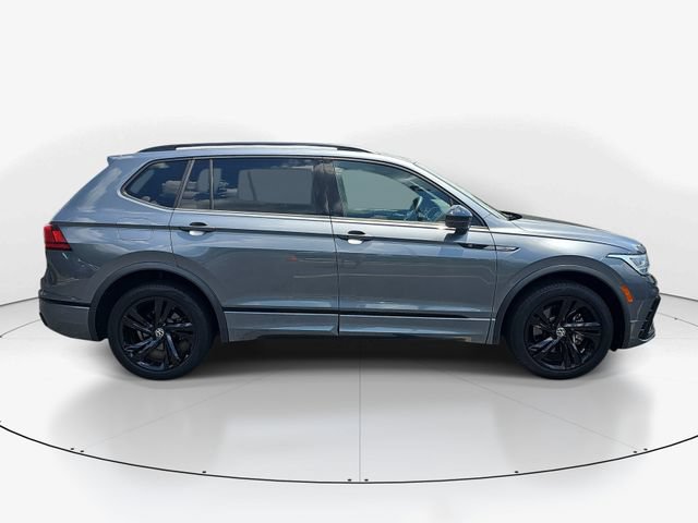 Used 2023 Volkswagen Tiguan SE R-Line FWD image 2
