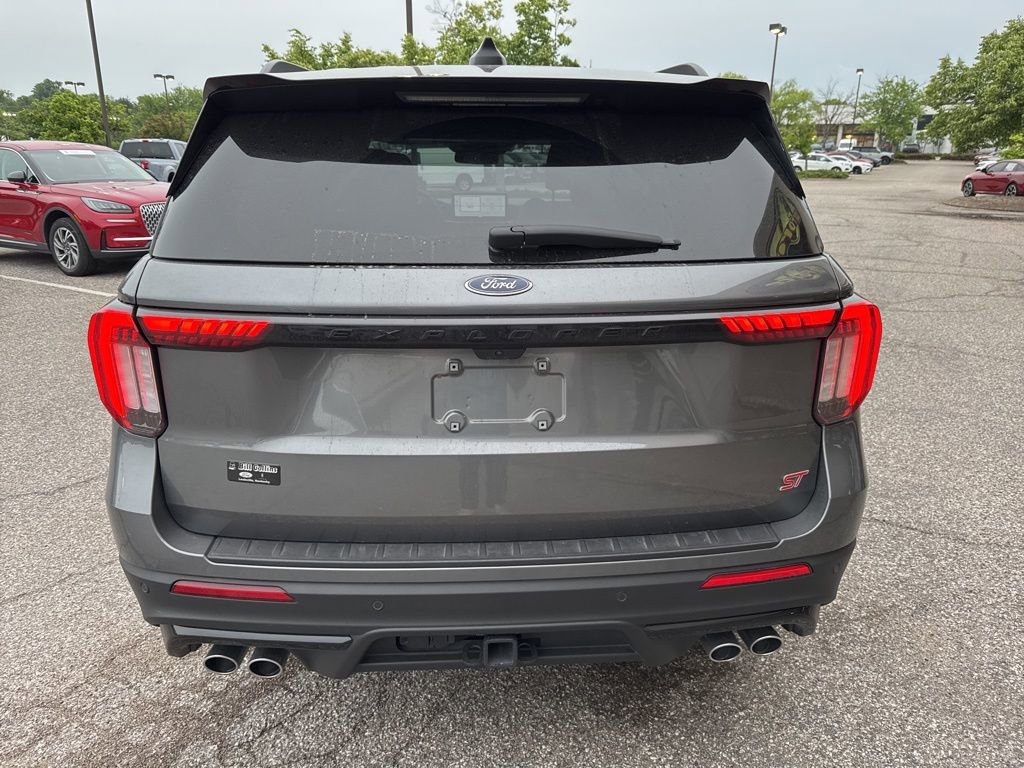 Used 2025 Ford Explorer ST AWD/4WD image 9