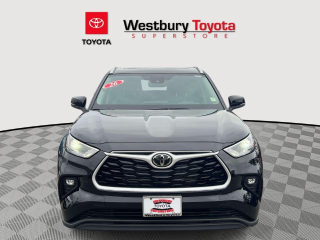 Used 2026 Toyota Highlander XLE AWD/4WD image 3