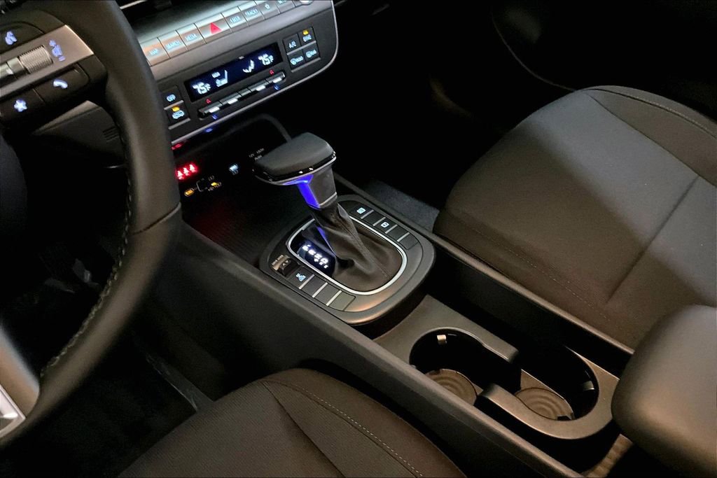 Certified 2025 Hyundai Kona SEL image 17