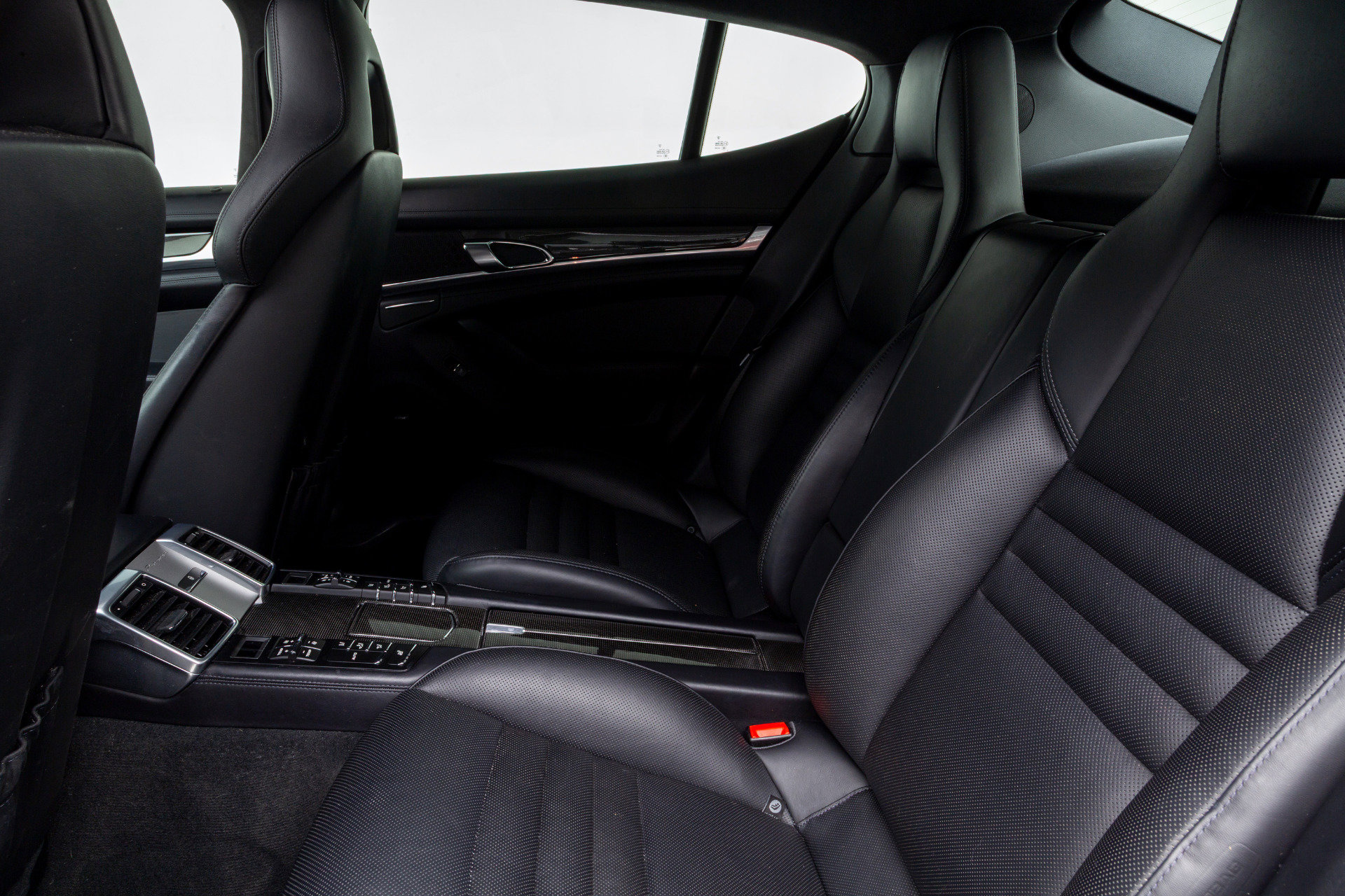 Used 2016 Porsche Panamera GTS AWD/4WD image 30