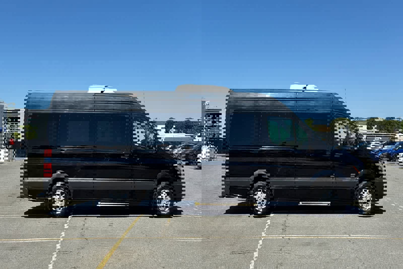 Used 2016 Mercedes-Benz Sprinter 2500 image 2