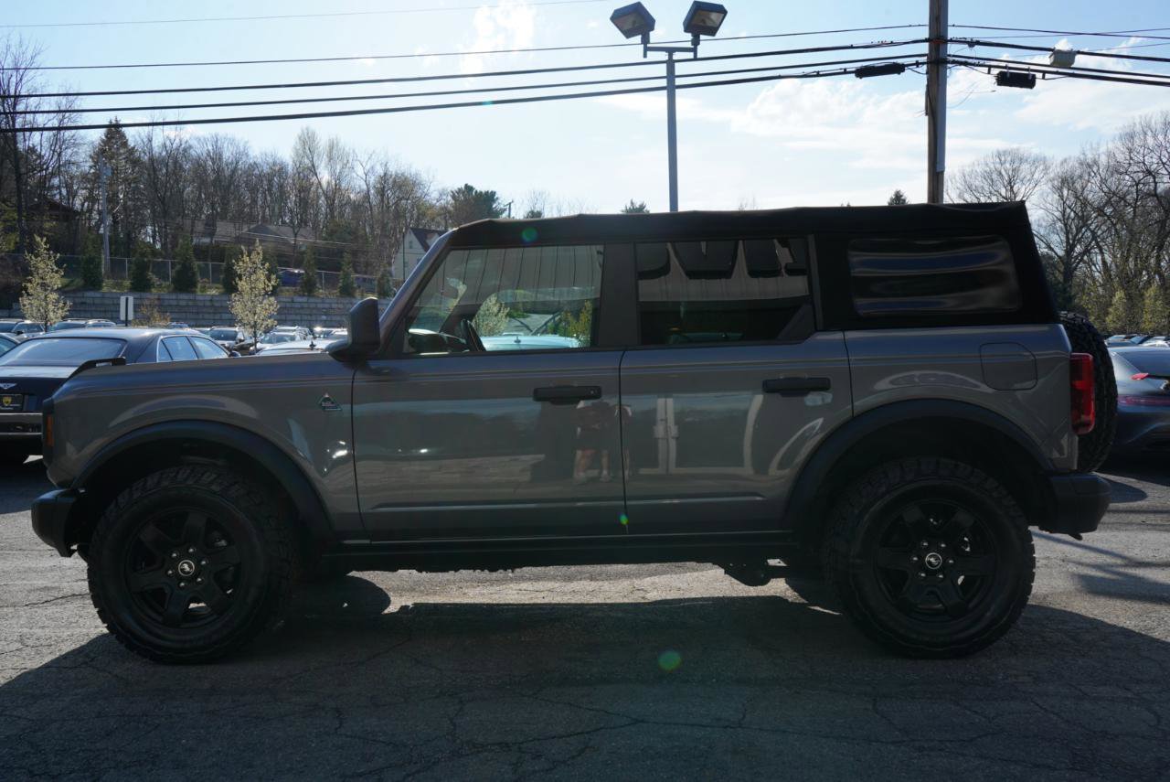 Used 2022 Ford Bronco Black Diamond image 11
