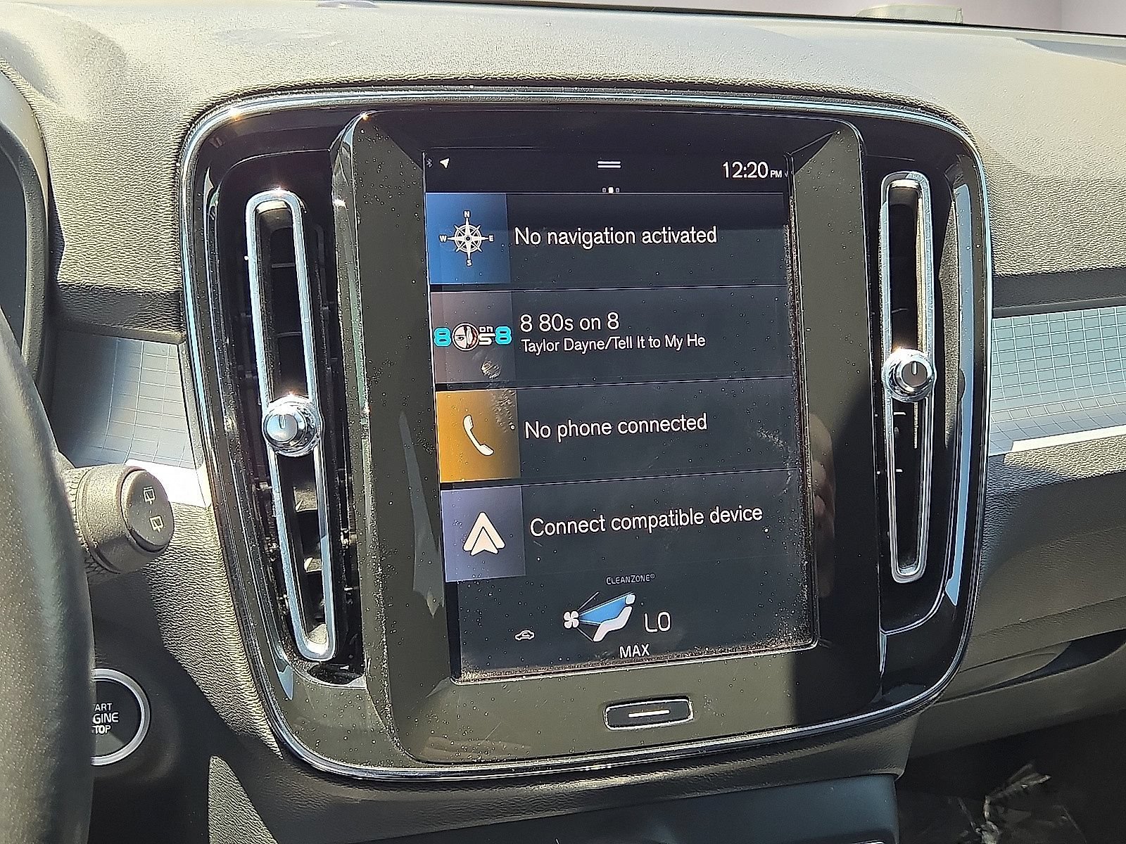Used 2021 Volvo XC40 T4 Momentum FWD image 27