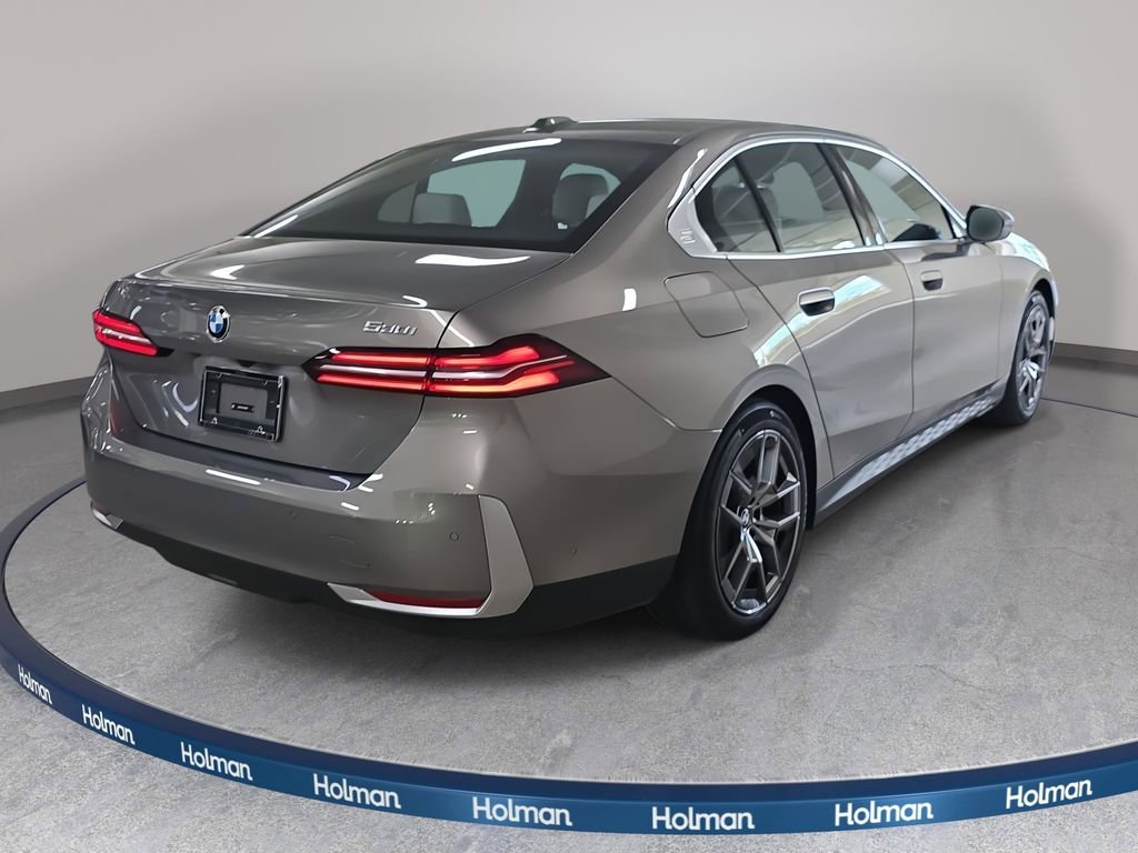 Used 2026 BMW 530i w/ Premium Package image 7